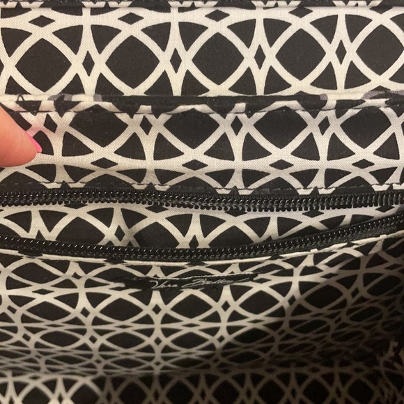 VERA BRADLEY STRUCTURED QUILTED handbag crossbody  purse FLORAL BLACK WHITE NWOT - Picture 7 of 16